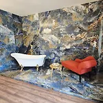 بيت ضيافة Knizeci Regent 4*