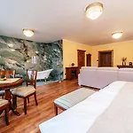 Knizeci Regent 4*