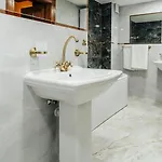 Knizeci Regent بيت ضيافة