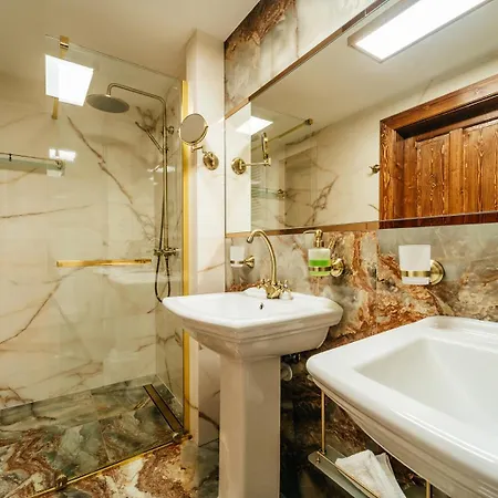 Knizeci Regent 4*