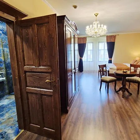 Knizeci Regent 4*
