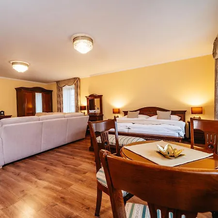 Knizeci Regent 4*